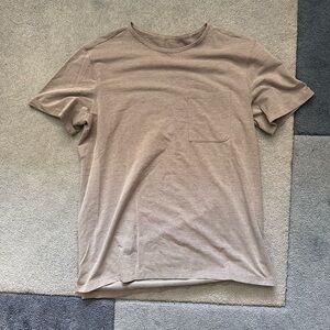 Lululemon T-Shirt